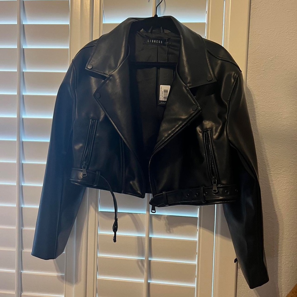 Lioness Staten Island Jacket in Black 
Ordered - Princess Polly in US Size 2
